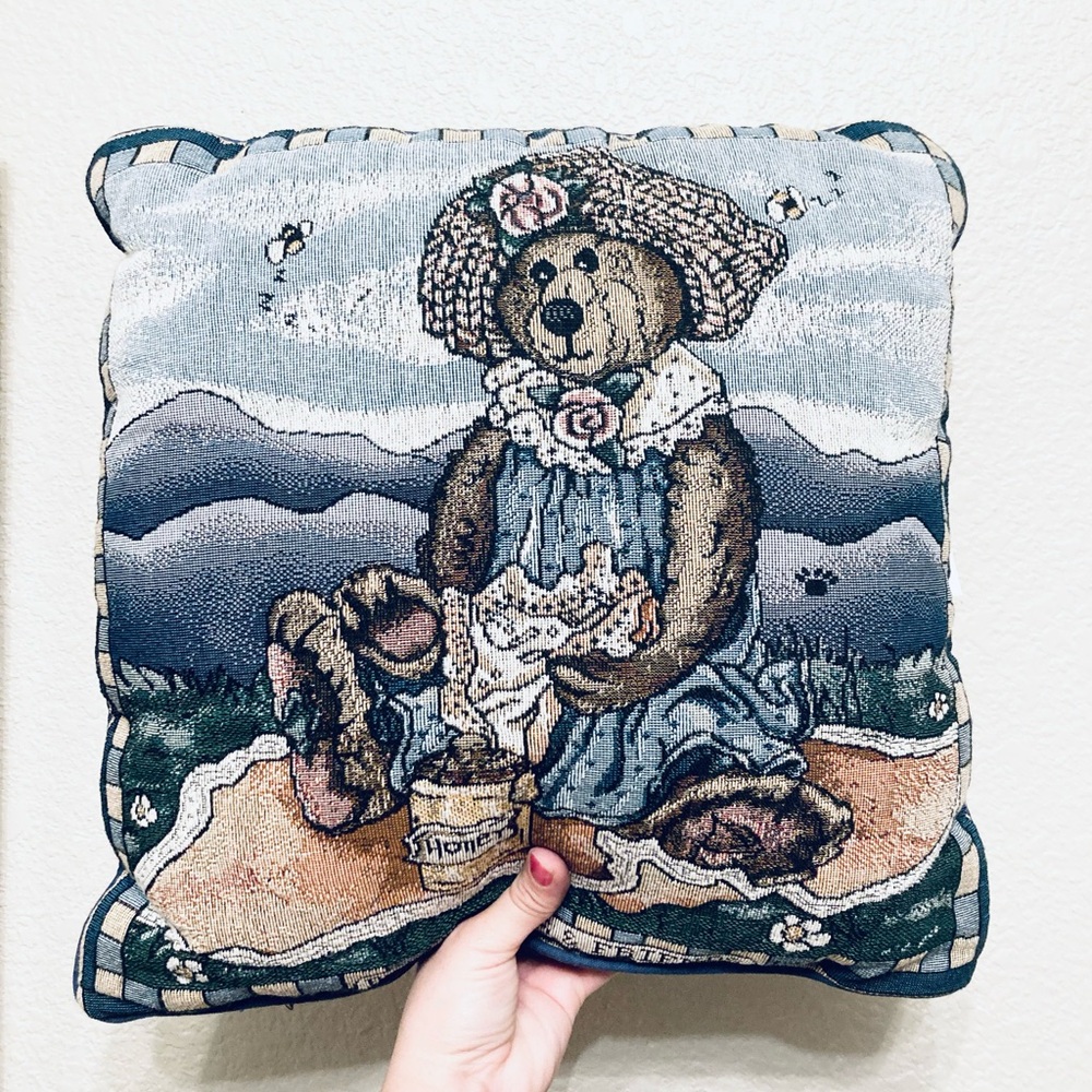 Boyds Bears "Life is a Picnic" Tapestry Throw Pillow cottagecore grannycore